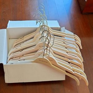 24 Rent the Runway Hanger Set